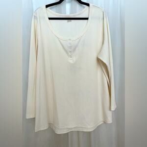 2X terra& Sky white ribbed long sleeve top. polyester/rayon/spandex blend.